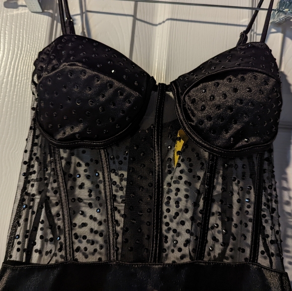 Black dress - Picture 2 of 6